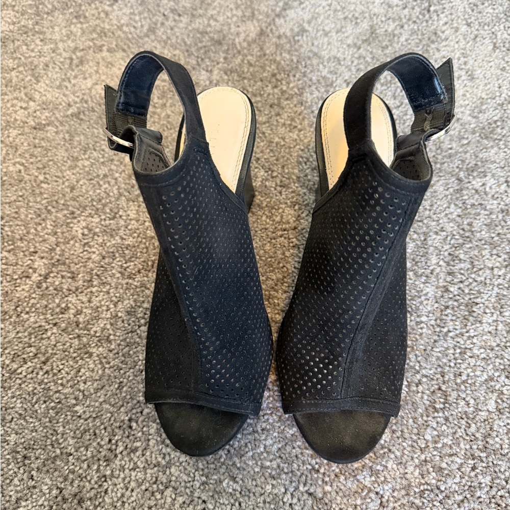 Kelly & Katie Black Peep-Toe Slingback Heels
